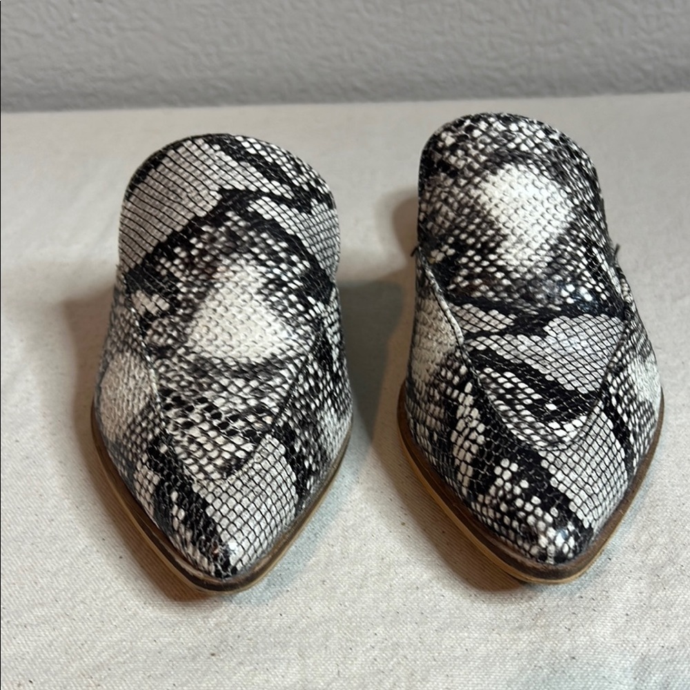 Beast Fashion Snakeskin Pointed Toe Mule Slides - Size 7 - Picture 2 of 10